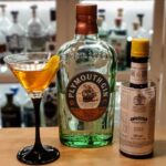 The Pink Gin med Plymoth Navy Strength Gin