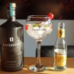 Bareksten-GT-med-Fever-Tree-Indian-Tonic,-Cherry-tomater-og-korianderBareksten-GT-med-Fever-Tree-Indian-Tonic,-Cherry-tomater-og-koriander