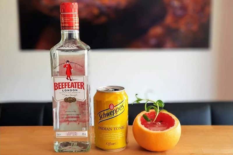 Gin og Tonic med Beefeater London Dry Gin og Grapefrukt er et av våre forslag til vårlige gin-drinker