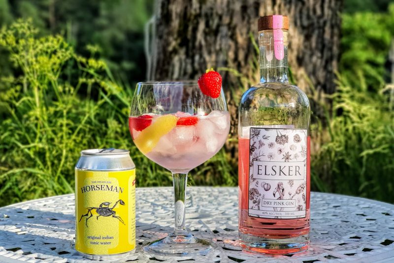 Gin og Tonic med Elsker Dry Pink Gin