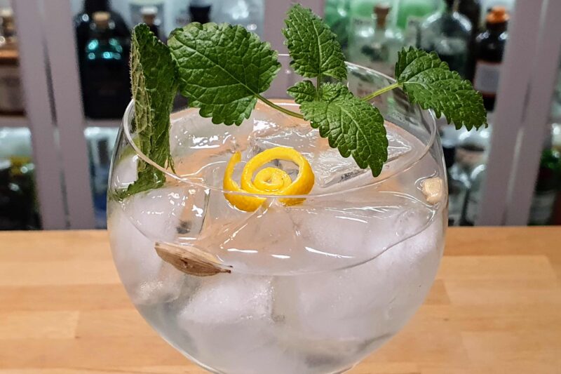 Gin og Tonic med Brennevinsgrova Navy Strength Gin