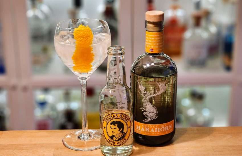 Harahorn Orange Dry Gin med Thomas Henry Tonic