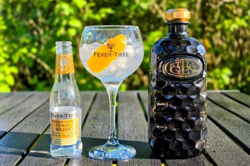 Gin og Tonic med Still GIN by Dre and Snoop