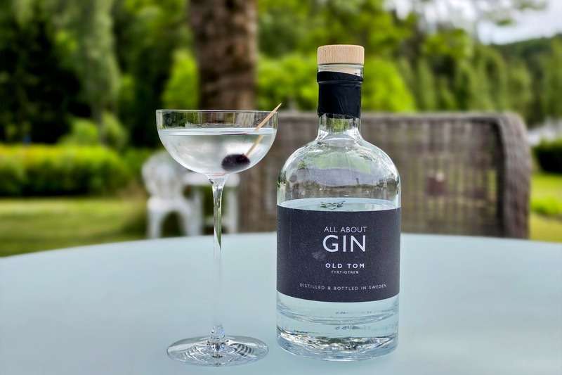 Starlight Reverse Martini med All About Old Tom Gin