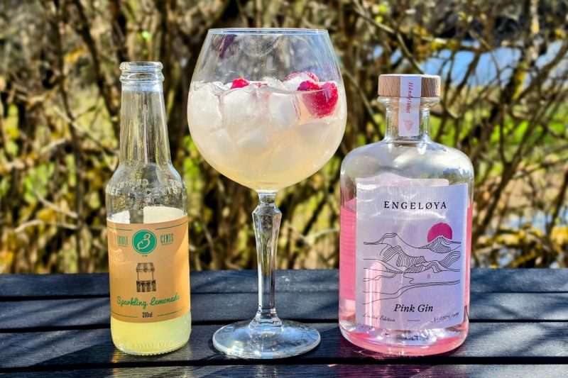 Engeløya Pink Gin med Sparkling Lemonade. Sommerlige gin oppskrifter