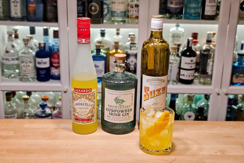 Limocello Negroni med Drumshanbo Gunpowder Irish Gin Sardinian Citrus