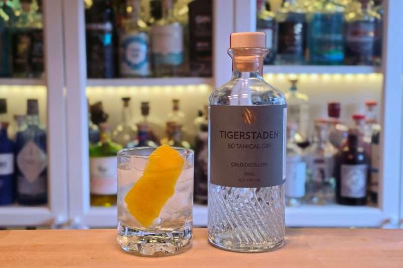 Gentian Negroni med Tigerstaden Botanical Gin