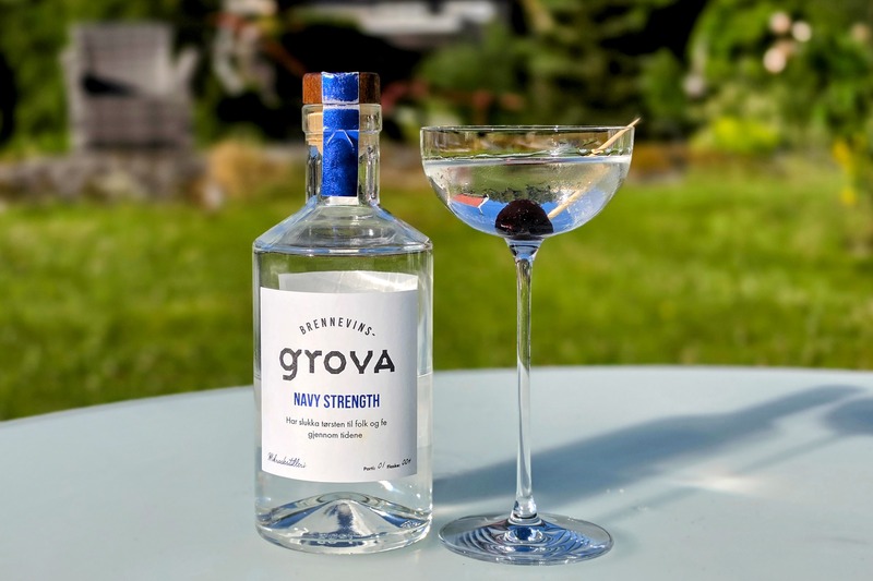 Starlight Reverse Martini Brennevinsgrova Navy Strength Gin